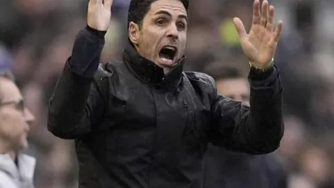 波兰保级生死战：逆境中的状态与实力较量，悬念迭起！