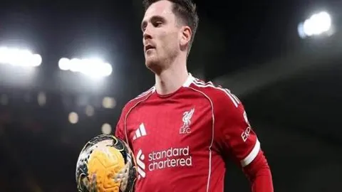 马刺赛季落幕，班亚马季后赛前景不明，DPOY争夺战再掀风云。